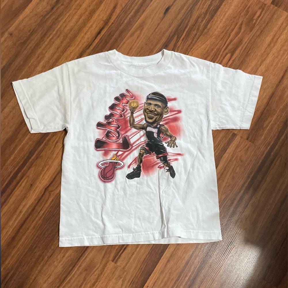 Vintage Adidas Airbrushed Miami Heat Lebron James T Shirt Youth Size 14-16.